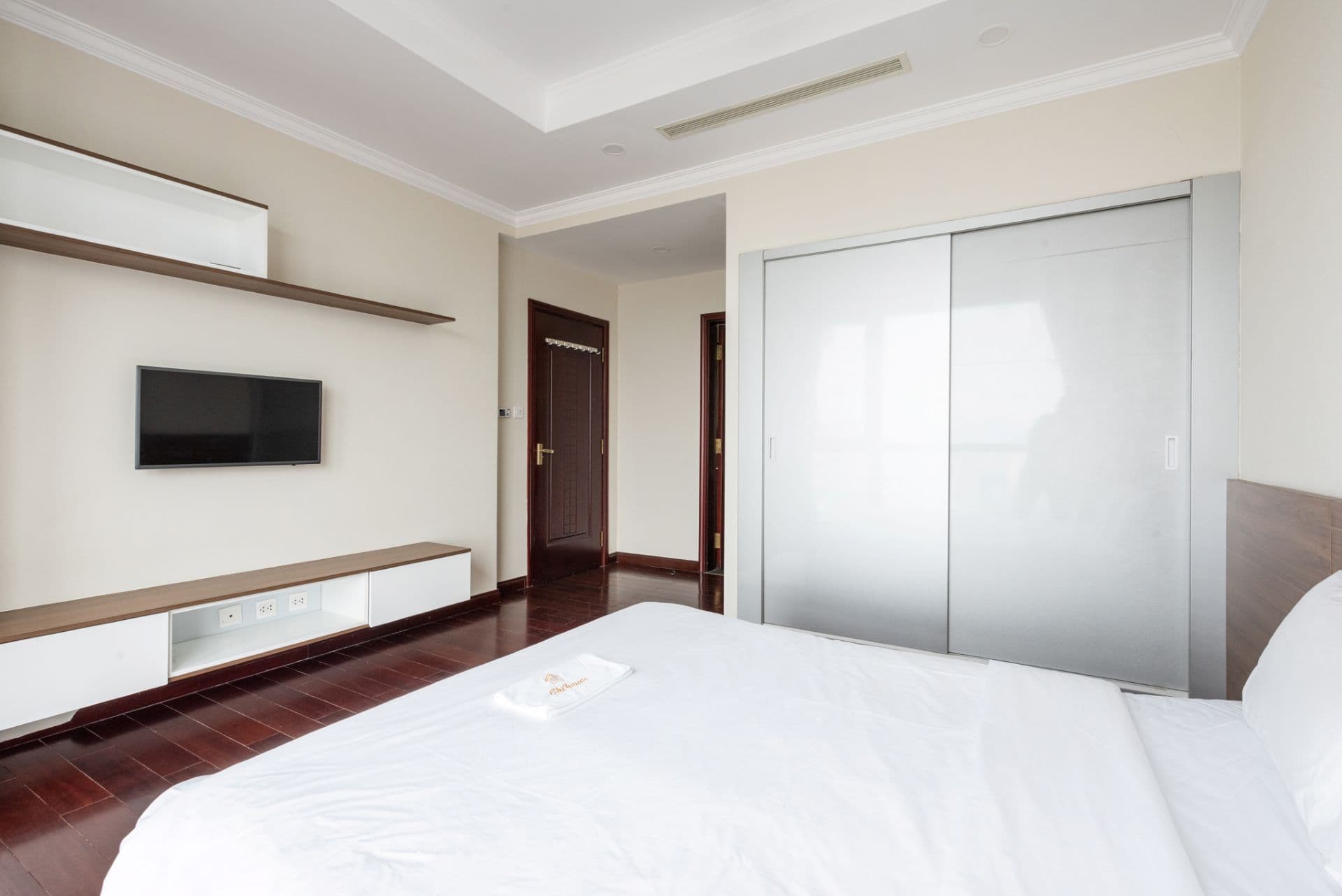 Cho thuê Homestay Royal City 2 Phòng Ngủ
